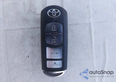 2019 Toyota Yaris L z USA, uszkodzony, nr VIN 3MYDLBYV7KY508237